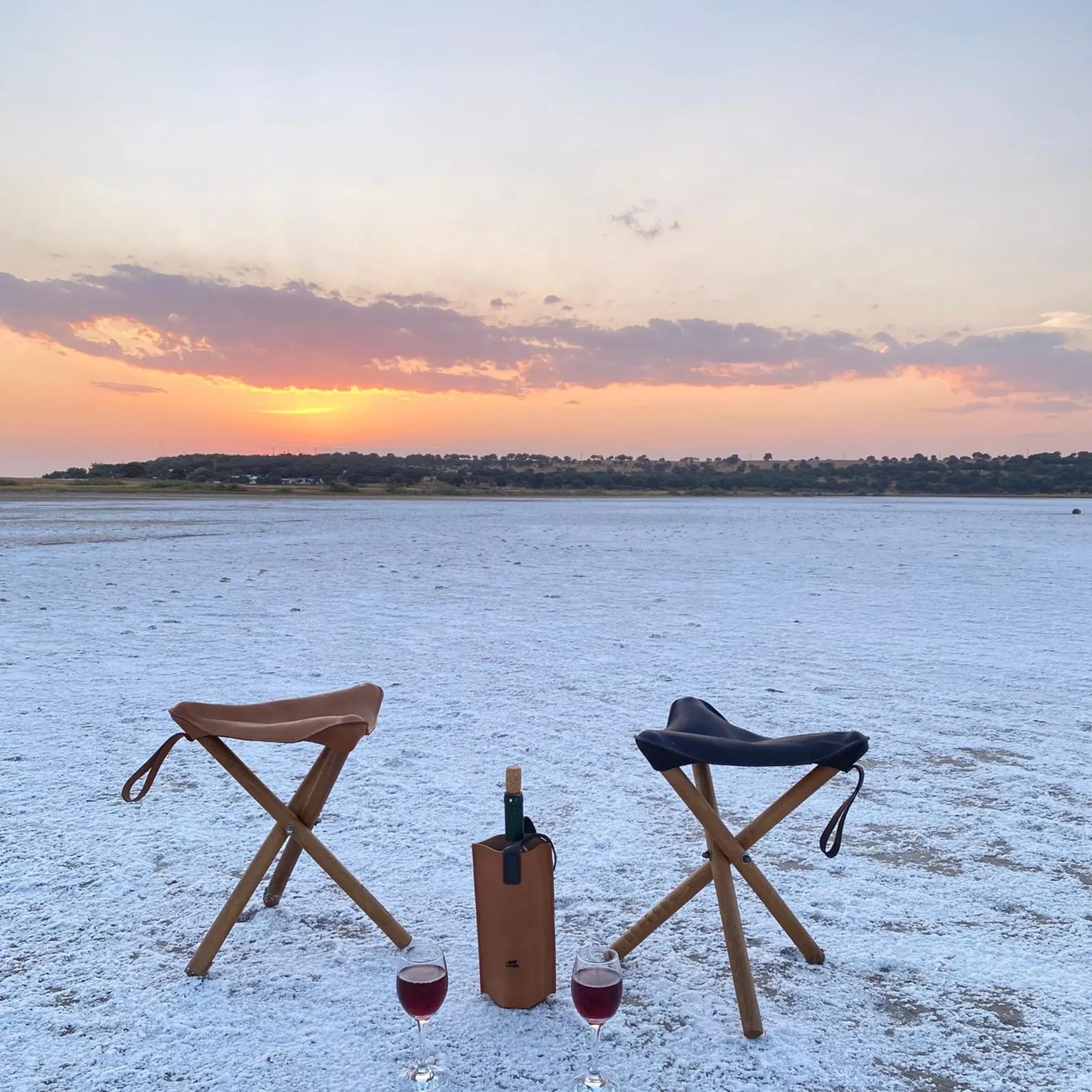 Handgefertigter Leder Klapphocker - Walnuss Holz Dreibein Stuhl, Camping Faltender Musiker Sitz